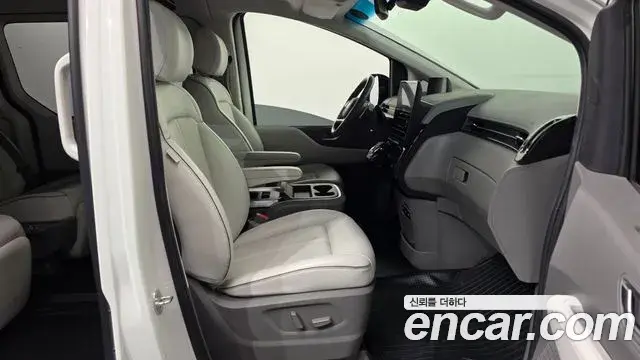 Hyundai Staria 2022 — Фото 11/20