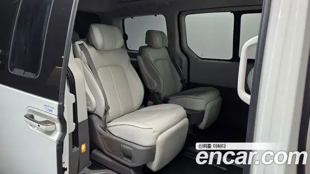 Hyundai Staria 2022 — Фото 12/20