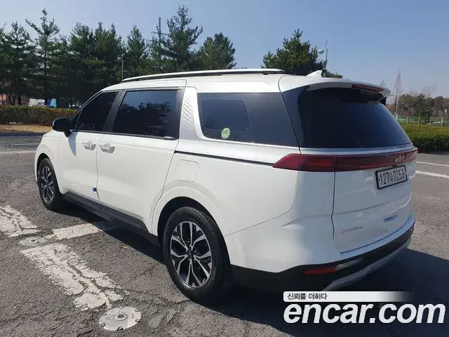 Kia Carnival 2022 — Photo 7/20