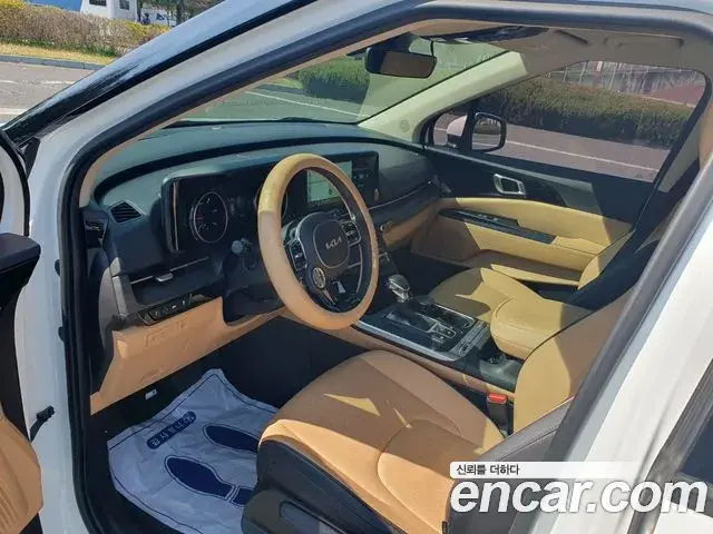 Kia Carnival 2022 — Photo 8/20
