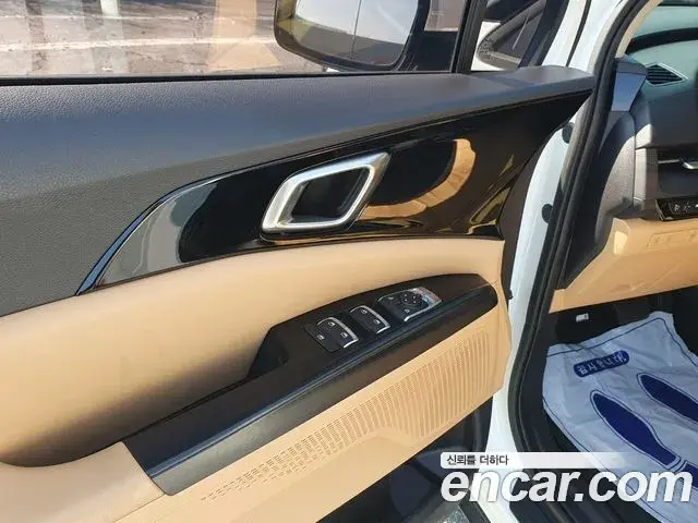 Kia Carnival 2022 — Photo 9/20
