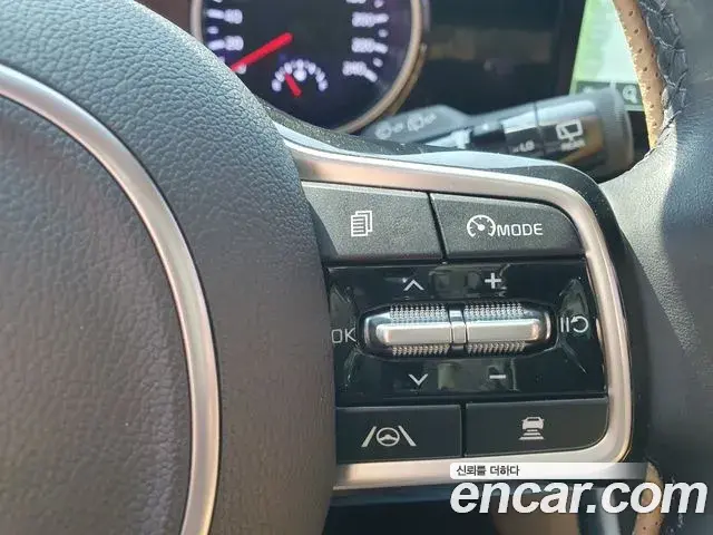 Kia Carnival 2022 — Photo 14/20