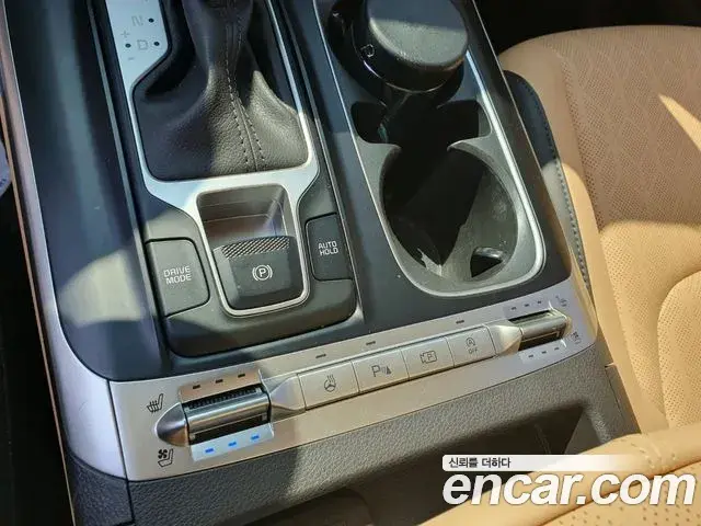 Kia Carnival 2022 — Photo 16/20