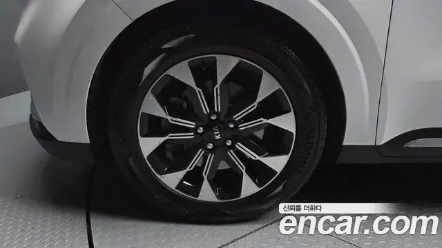 Kia Carnival 2021 — Şəkil 10/20