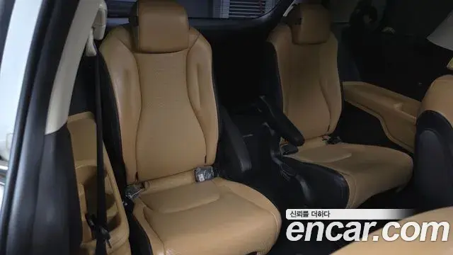 Kia Carnival 2021 — Şəkil 14/20