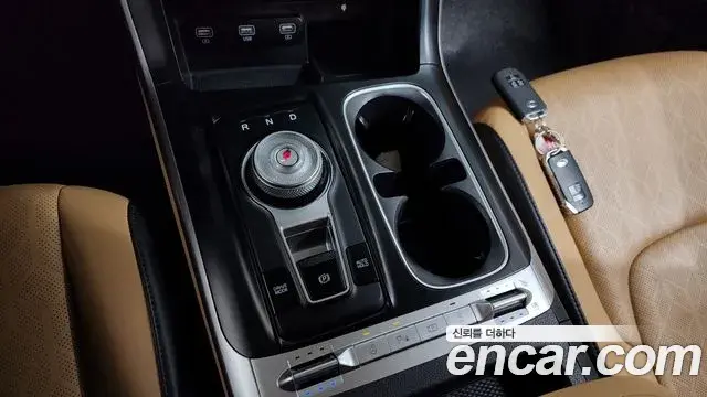 Kia Carnival 2020 — ფოტო 7/20