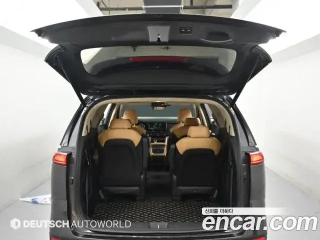Kia Carnival 2021 — Photo 16/20