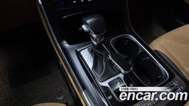 Kia Carnival 2020 — Photo 9/20