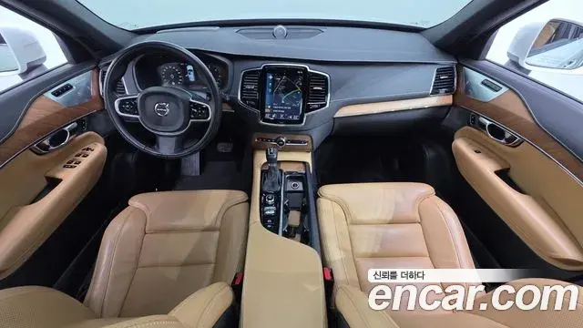 Volvo XC90 2020 — Photo 11/20