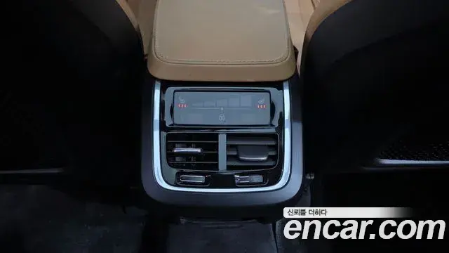 Volvo XC90 2020 — Photo 13/20