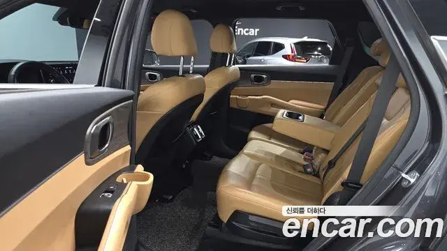 Kia Sorento 2022 — Фото 12/20