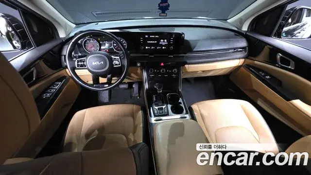 Kia Carnival 2021 — Photo 7/20