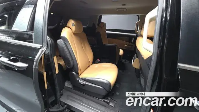 Kia Carnival 2021 — Photo 12/20