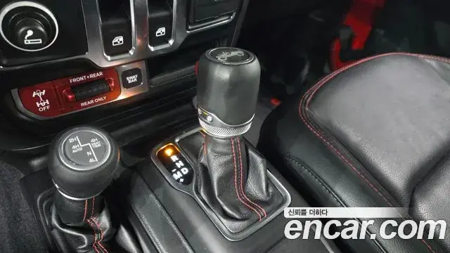Jeep Wrangler 2019 — Şəkil 11/21