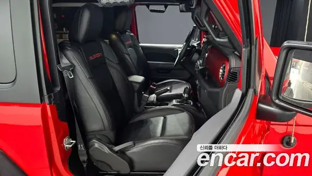 Jeep Wrangler 2019 — Şəkil 13/21