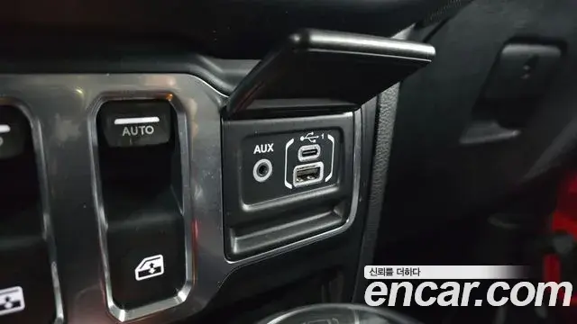 Jeep Wrangler 2019 — Şəkil 18/21