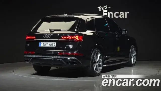 Audi Q7 2022 — ფოტო 10/20