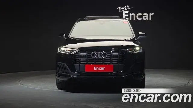 Audi Q7 2022 — ფოტო 17/20