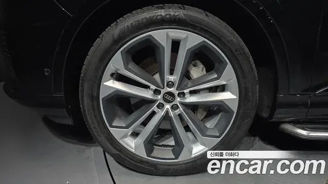 Audi Q7 2022 — ფოტო 9/20
