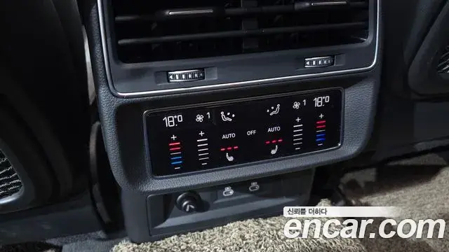 Audi Q7 2022 — ფოტო 4/20