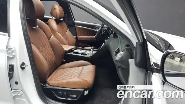 Genesis G70 2019 — ფოტო 8/20