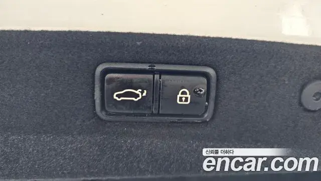Genesis G70 2019 — ფოტო 19/20