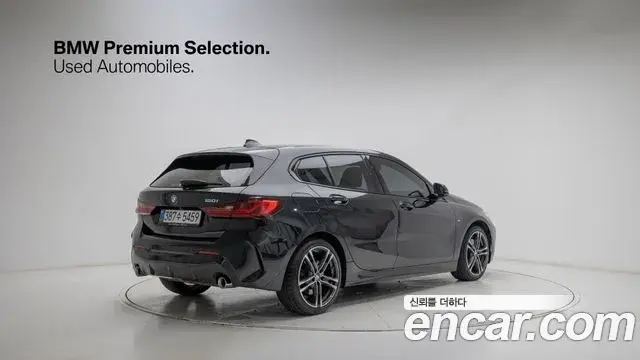 BMW 1 Series 2023 — Фото 1/20