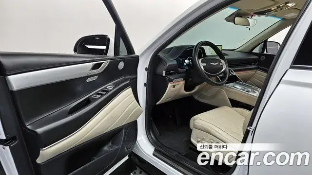 Genesis GV80 2021 — ფოტო 13/20