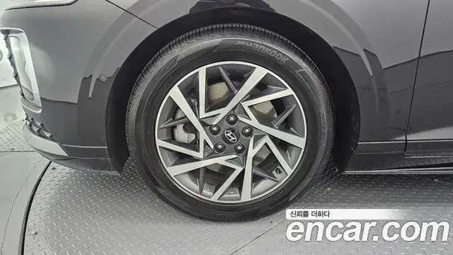 Hyundai Grandeur Hybrid 2023 — ფოტო 7/20