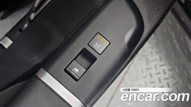 Hyundai Grandeur Hybrid 2023 — ფოტო 17/20