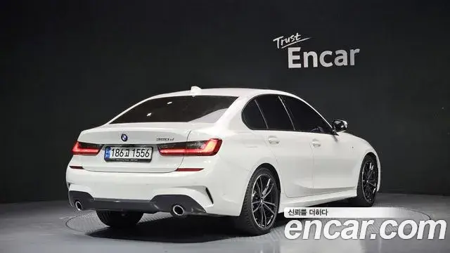 BMW 3 Series 2022 — ფოტო 9/30