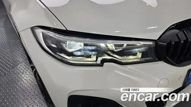 BMW 3 Series 2022 — ფოტო 13/30