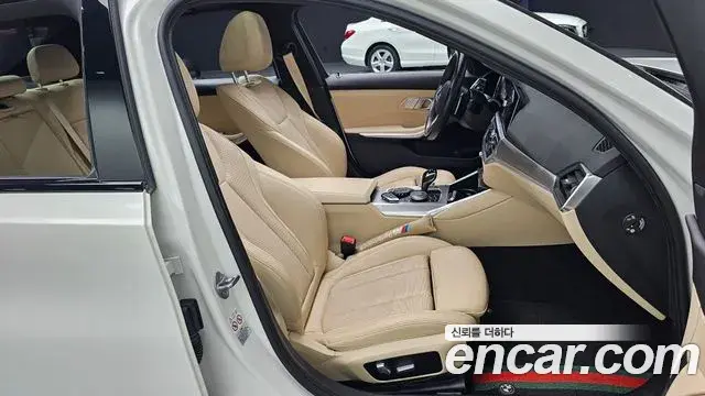 BMW 3 Series 2022 — ფოტო 12/30