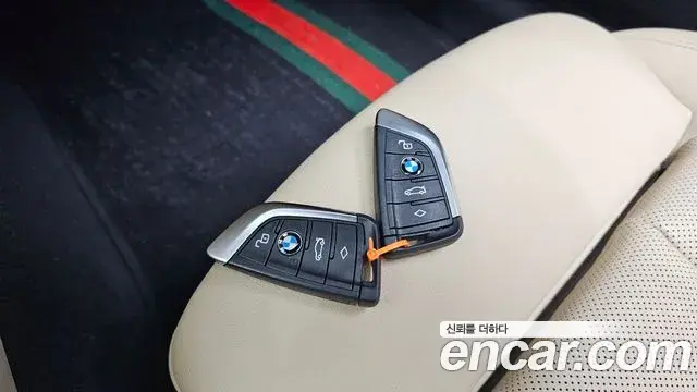 BMW 3 Series 2022 — ფოტო 26/30