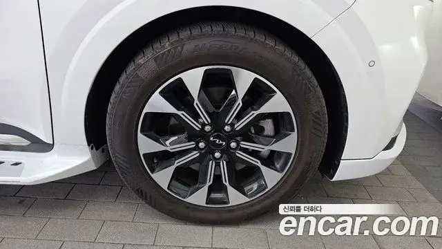 Kia Carnival 2021 — Фото 5/20