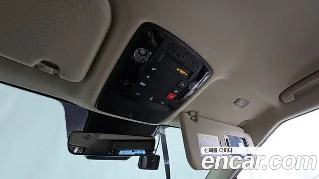 Kia Carnival 2021 — Фото 17/20
