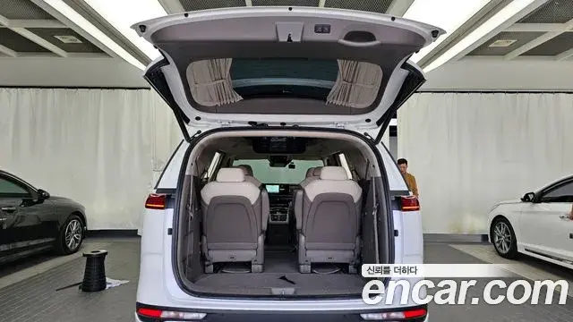 Kia Carnival 2021 — Фото 20/20