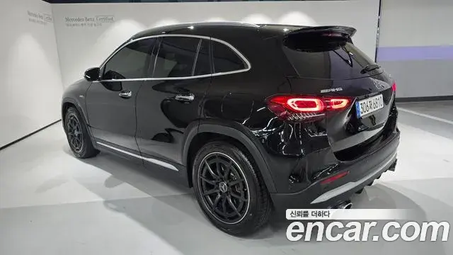 Mercedes-Benz GLA-Class 2023 — Фото 2/20