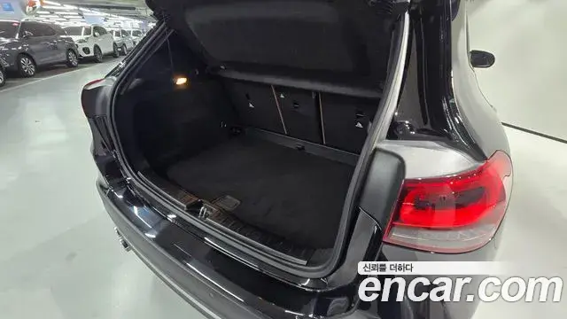 Mercedes-Benz GLA-Class 2023 — Фото 9/20