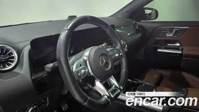 Mercedes-Benz GLA-Class 2023 — Фото 15/20