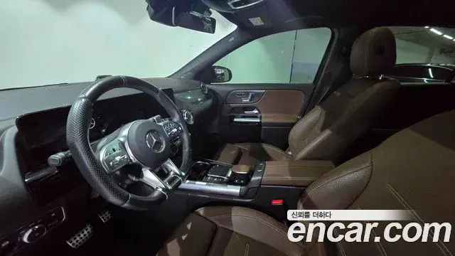 Mercedes-Benz GLA-Class 2023 — Фото 19/20