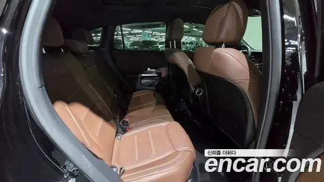 Mercedes-Benz GLA-Class 2023 — Фото 20/20