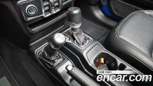 Jeep Wrangler 2022 — Фото 9/20