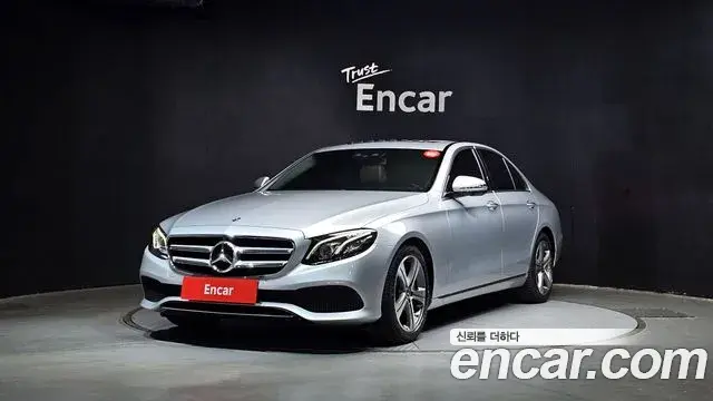 Mercedes-Benz E-Class 2018 — Фото 1/20
