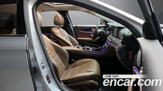 Mercedes-Benz E-Class 2018 — Фото 10/20