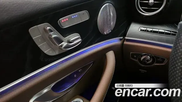 Mercedes-Benz E-Class 2018 — Фото 18/20