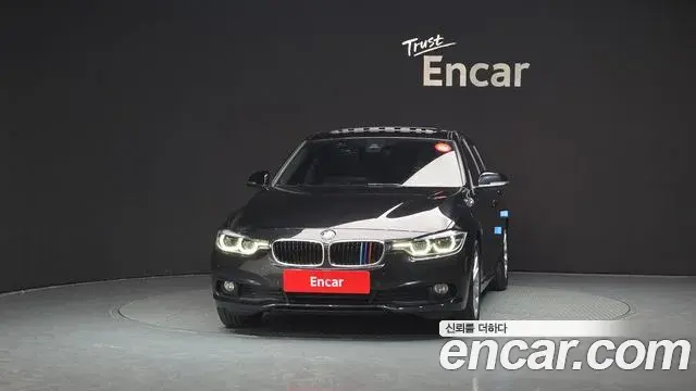 BMW 3 Series 2018 — ფოტო 12/20