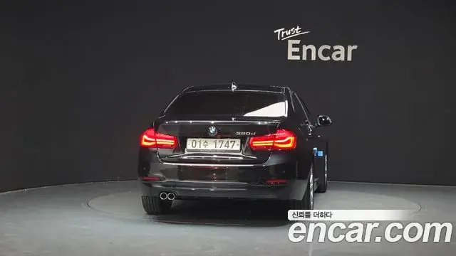 BMW 3 Series 2018 — ფოტო 4/20