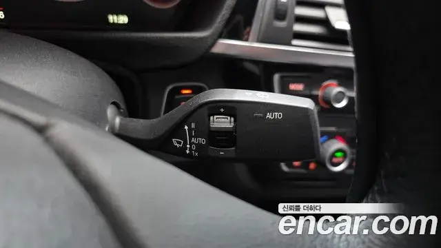 BMW 3 Series 2018 — ფოტო 1/20