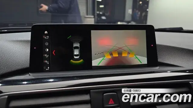 BMW 3 Series 2018 — ფოტო 17/20